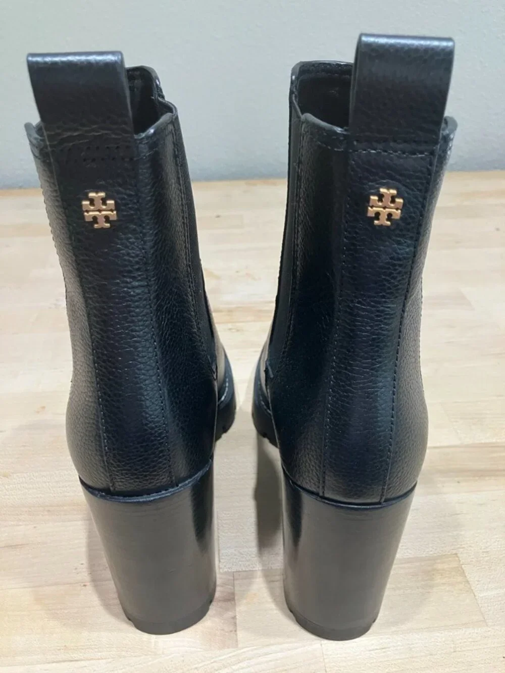 Tory Burch 100% authentic